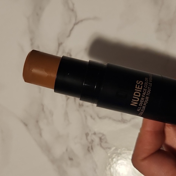 Nudestix bronzer in bondi bae - Picture 2 of 3